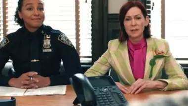 Elsbeth - S02 E06 - Ca sent le sapin