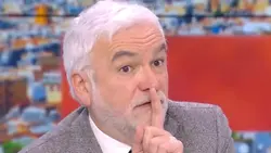 "Emmanuel Macron il retourne au PS, le macronisme c’est terminé" (Pascal Praud)