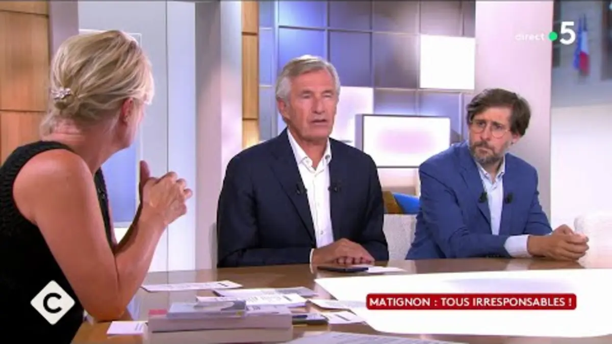 replay de Emmanuel Macron : l’hypothèse d’une démission ? - C à Vous - 04/09/2024