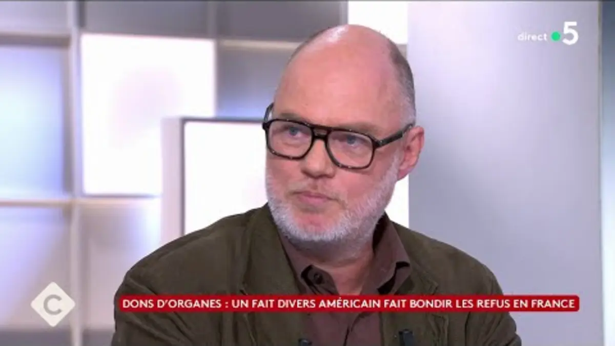 replay de En état de mort cérébrale, un Américain se réveille sur la table d’opération - C à vous - 23/10/2024