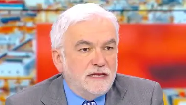 "Entre LFI et RN, Gabriel Attal préfère voter pour Mélenchon " (Pascal Praud)