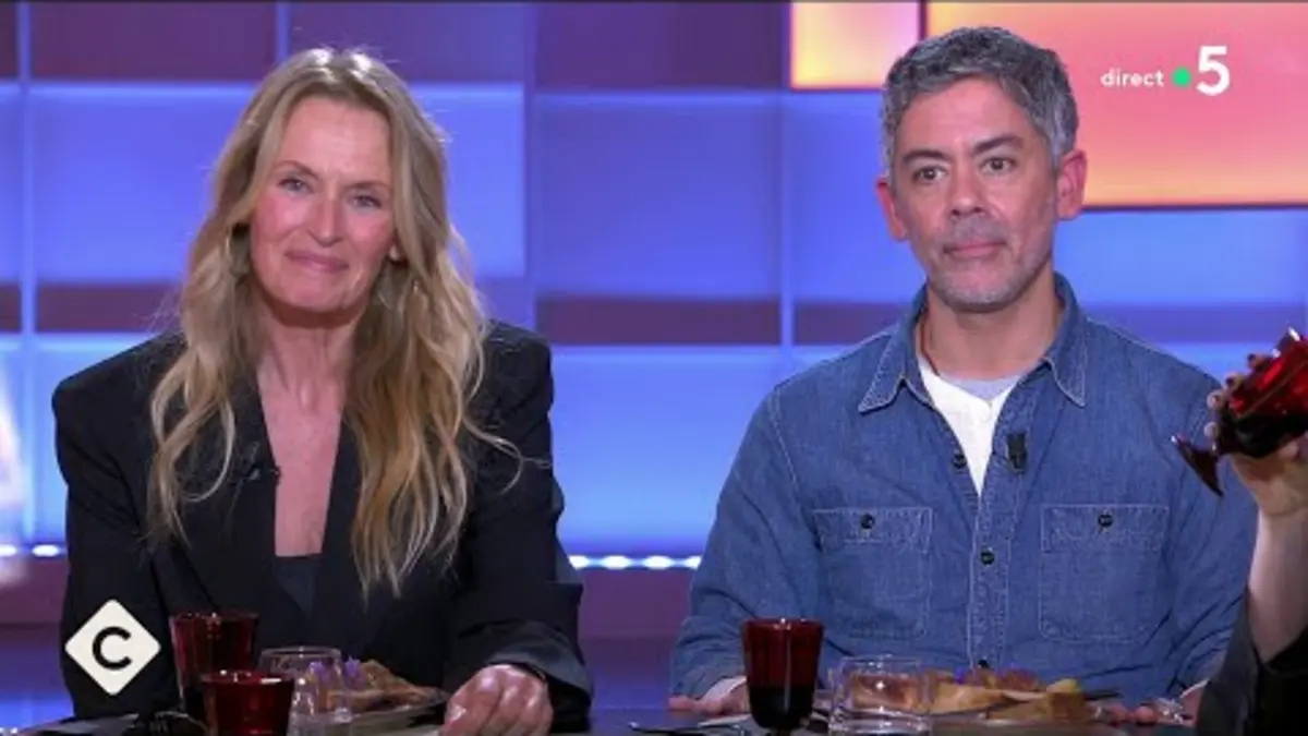 replay de Estelle Lefébure, toujours au top ! – C à Vous