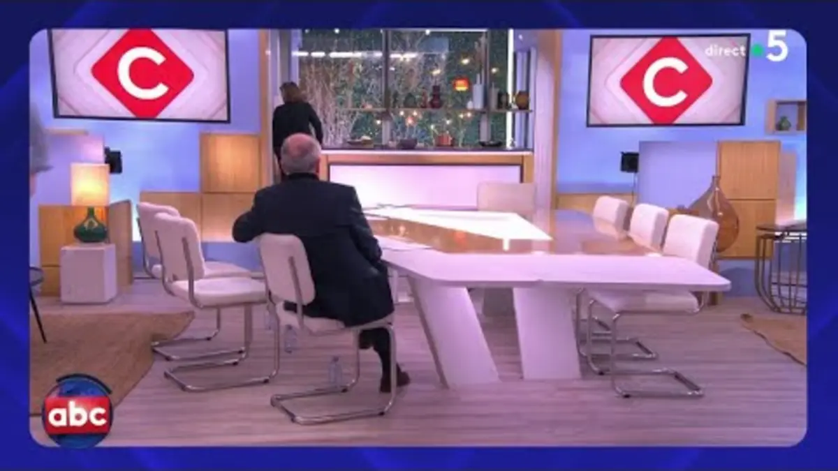 replay de Et Pierre Lescure remporte l’épreuve de confort ! - L’ABC - C à Vous - 19/01/2024