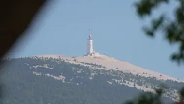 Etape 6 : le Mont Ventoux, le géant qui façonne les légendes