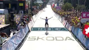 Etape 8 : Demi Vollering fait coup double à Nice