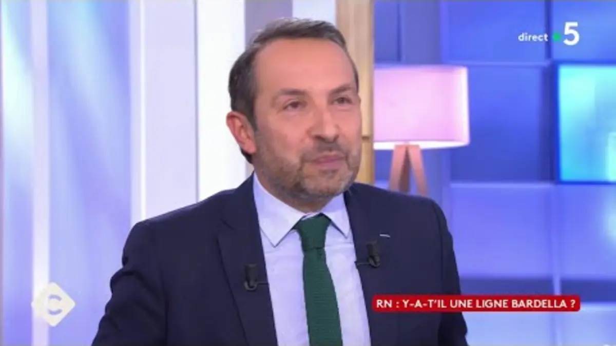 replay de Européennes : Bardella lance la campagne du RN - C à vous - 04/03/2024