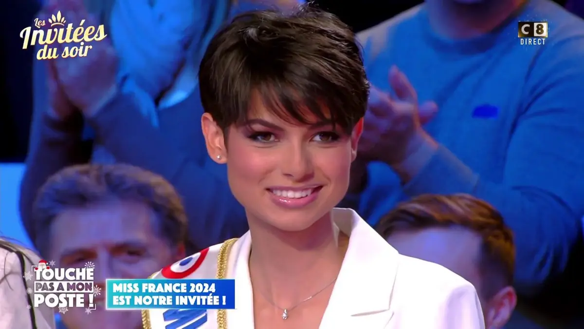 replay de Ève Gilles, Miss France 2024 dans TPMP !