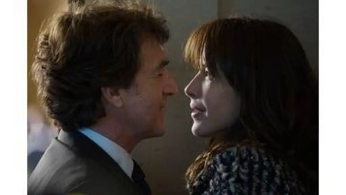 replay de EXCLUSIF - Une rencontre : la bande-annonce avec Sophie Marceau et François Cluzet