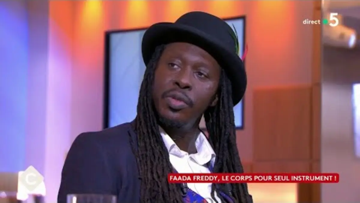 replay de Faada Freddy, le corps pour seul instrument - C à vous - 06/03/2024
