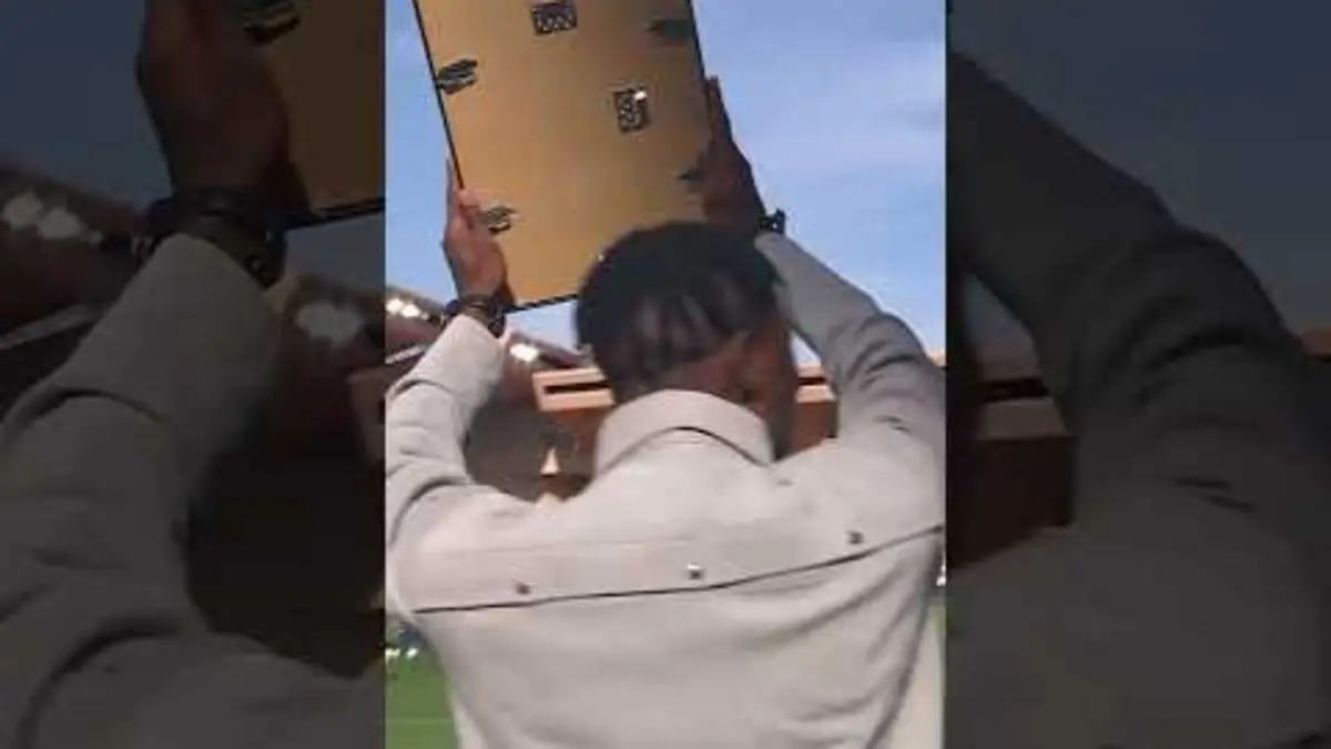 replay de Félicitations Wilfried Singo ???