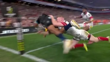 Finale : le doublé acrobatique de Donovan Taofifenua