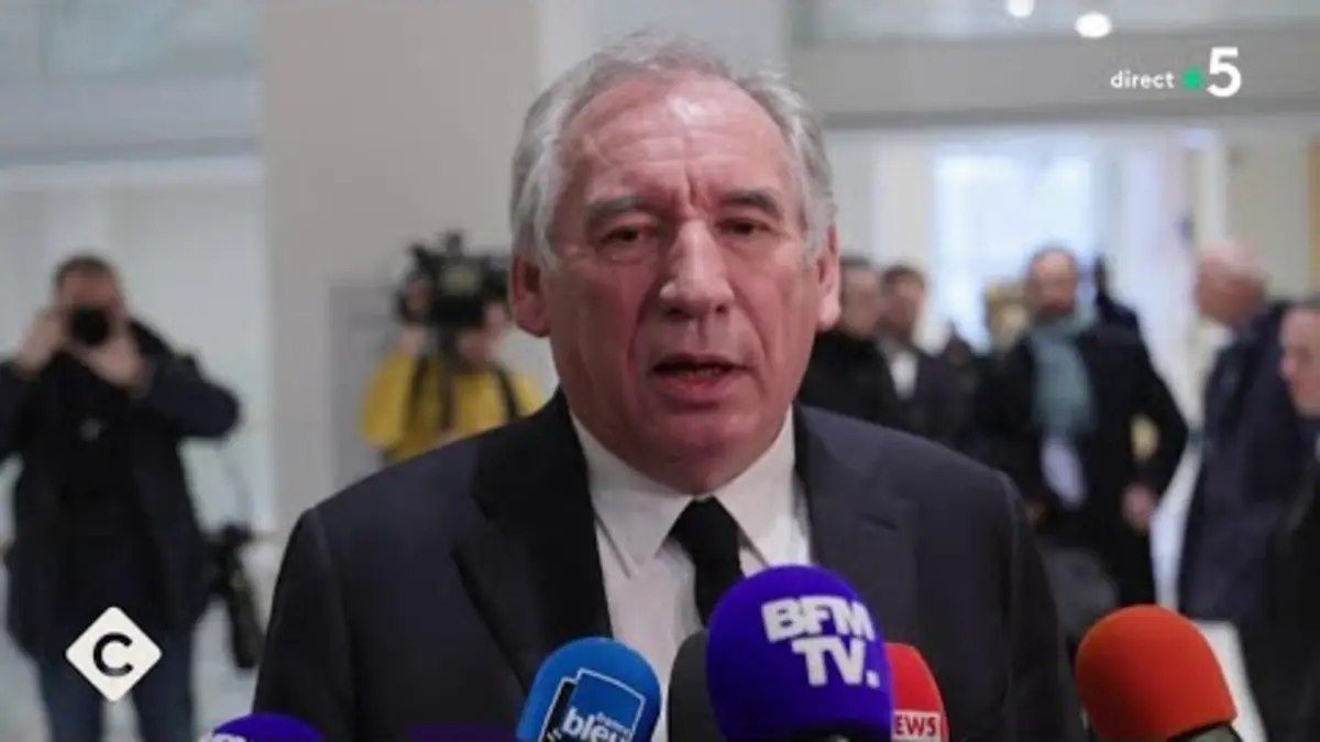 replay de François Bayrou relaxé - L’Édito - C à vous - 05/02/2024