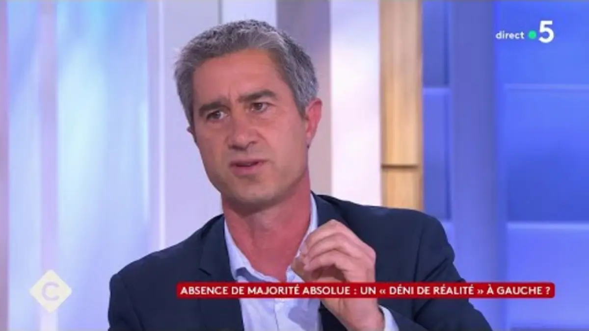 replay de François Ruffin prend ses distances avec les Insoumis - C à Vous - 11/07/2024