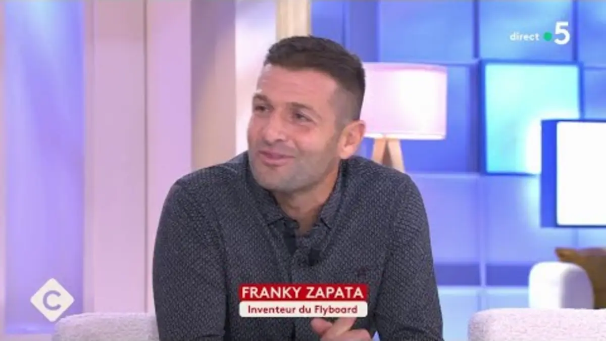 replay de Franky Zapata, l’homme volant - C à Vous - 30/10/2023