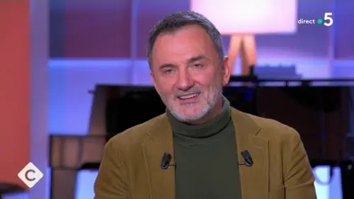 replay de Frédéric Lopez, sa vraie nature - C à vous - 09/01/2024