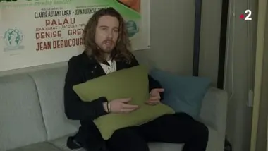 Gabriel pris la main dans le sac par Julien Doré
