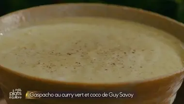 Gaspacho courgette "curry vert-coco" de Guy Savoy