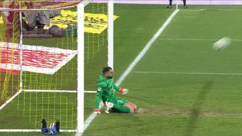 replay de Gianluigi Donnarumma repousse un pénalty des genoux !