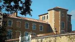 Grands Reportages - Fous de patrimoine, ils transforment des lieux oubliés