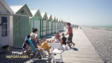Grands reportages - Les cabines de plages font de la résistance