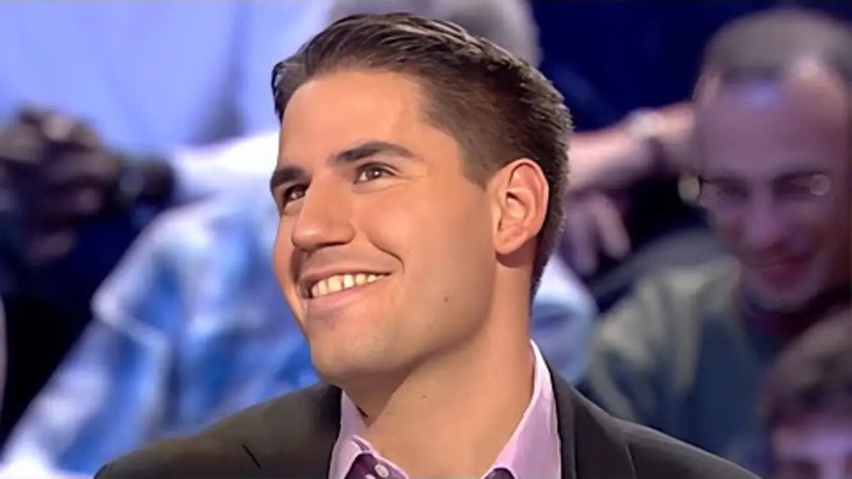 replay de Greg est tombé sous le charme de Martine dans l'avion