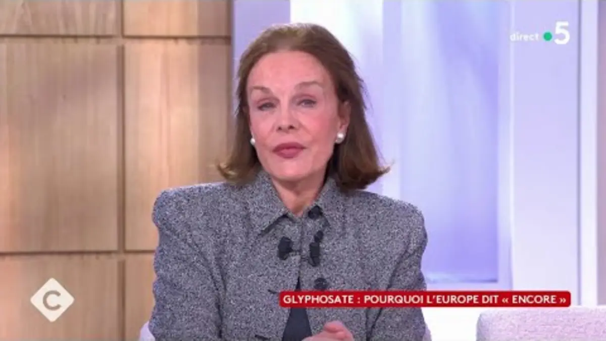 replay de Harcèlement scolaire : l’engagement de Brigitte Macron - C à vous - 16/11/2023