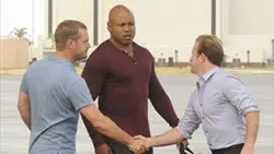 Hawaii 5-0 : S2 E21 - Pa Make Loa (1/2)