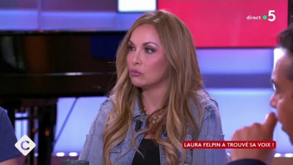replay de Hélène Ségara fête ses 25 ans de carrière - C à Vous - 10/06/2024