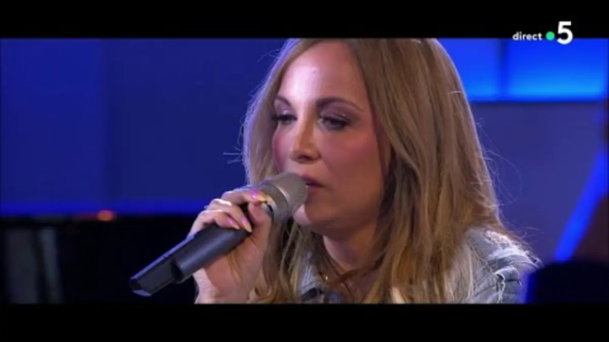replay de Hélène Ségara - “Il y a trop de gens qui t’aiment” - Live - C à vous - 10/06/2024
