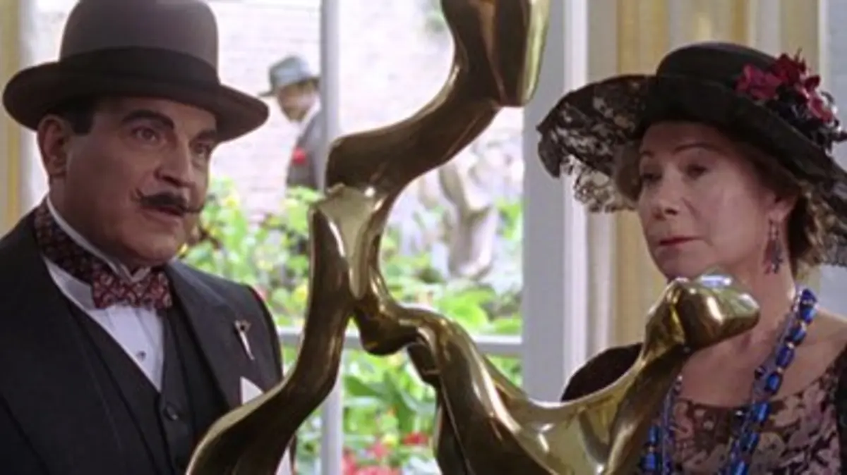 replay de Hercule Poirot - S12 E02 - Cartes sur table