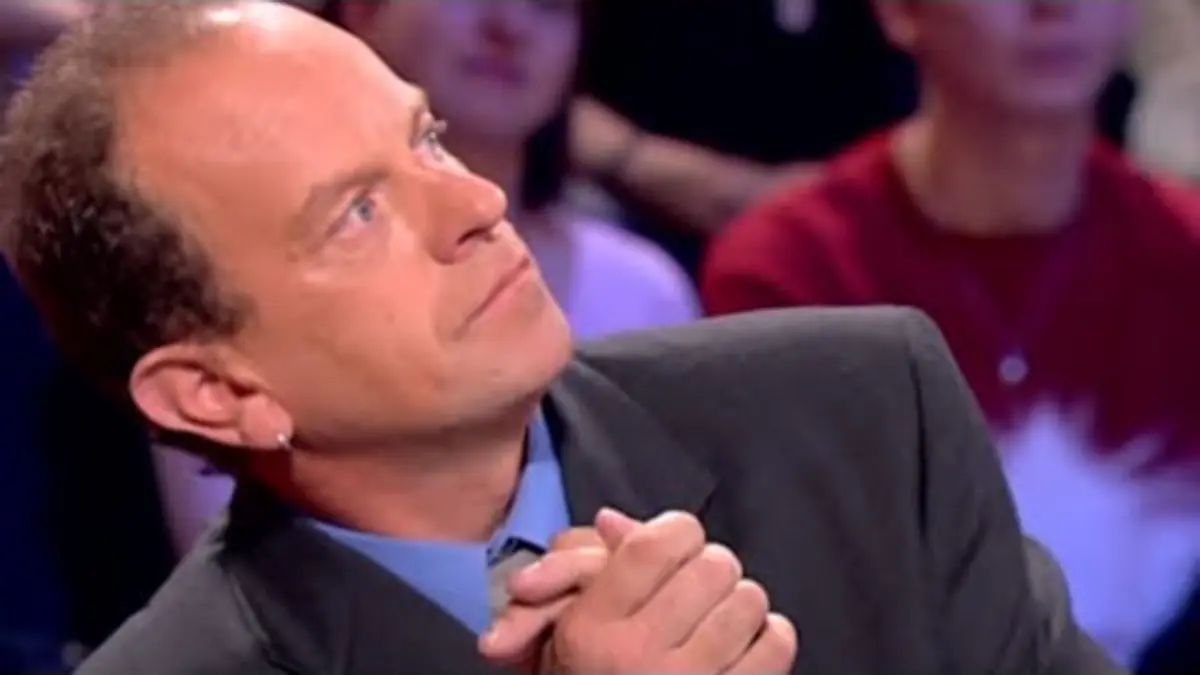 replay de Hommage à cet homme qui a sauvé leur enfant