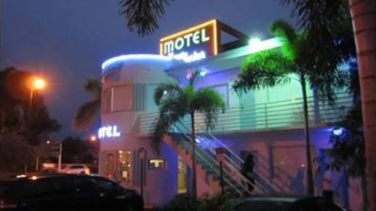 replay de HÔTEL IMPOSSIBLE : L'Iguanazul