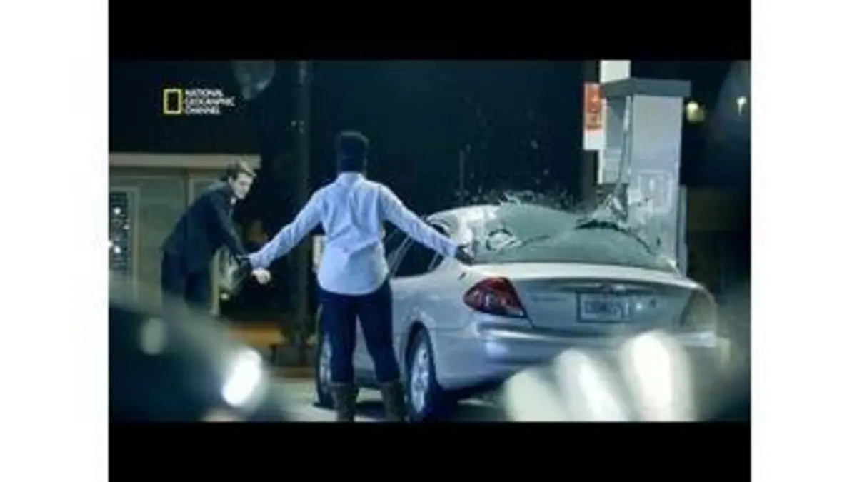 replay de Il écrase une voiture avec la force de l'esprit