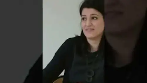 replay de Il veut essayer d'aider une élève ? - Extrait Ça baigne