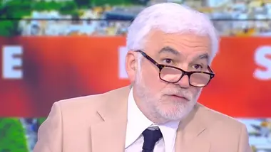 "Il y a des gens qui sont incapables d’avoir le moindre civisme" (Pascal Praud)