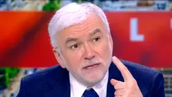 "Ils nous prennent tous pour des cons et jouent aux gros malins !"(Pascal Praud sur le gouvernement)