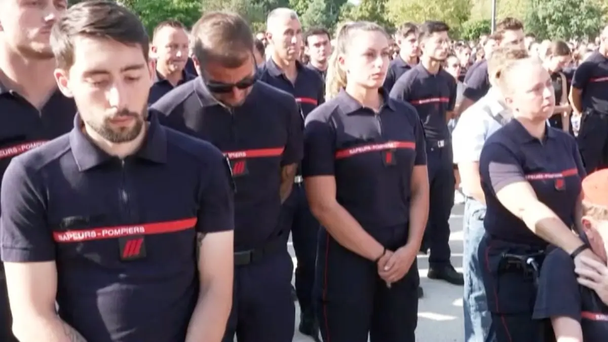 Incendies en Gironde : L'hommage en direct aux…