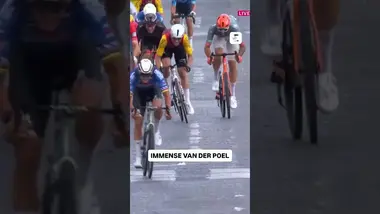 🤯 INCROYABLE FINISH SUR LES CHAMPS-ÉLYSÉES #tourdefrance2026 #shorts