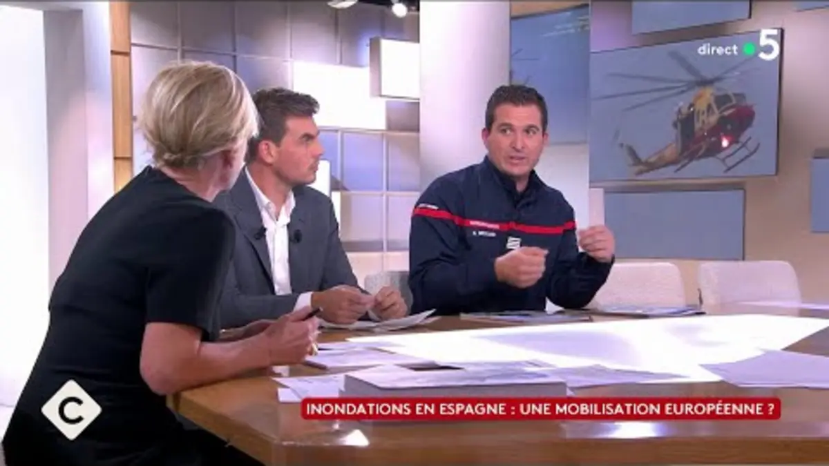 replay de Inondations en Espagne : 3 jours de deuil national - C à Vous - 30/10/2024