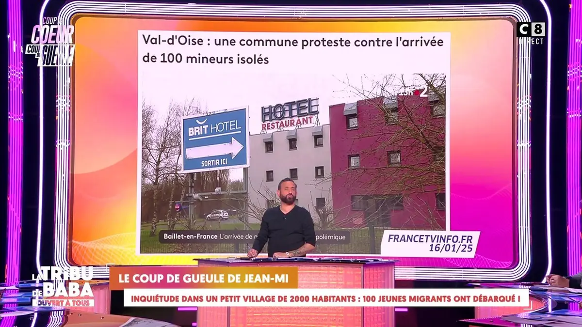 replay de Inquiétude dans un petit village de 2000 habitants, 100 jeunes migrants ont débarqué
