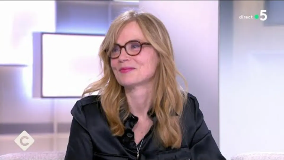 replay de Isabelle Carré dans un grand rôle féministe - C à Vous - 17/09/2024