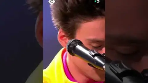replay de @jacobcollier improvise une « Marseillaise » sur la scène de #CàVous ?