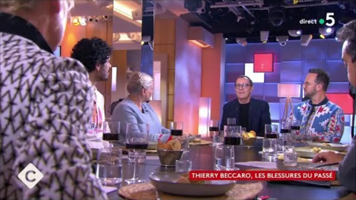 replay de Jarry, le super-héros de l’humour - C à vous - 22/11/2023