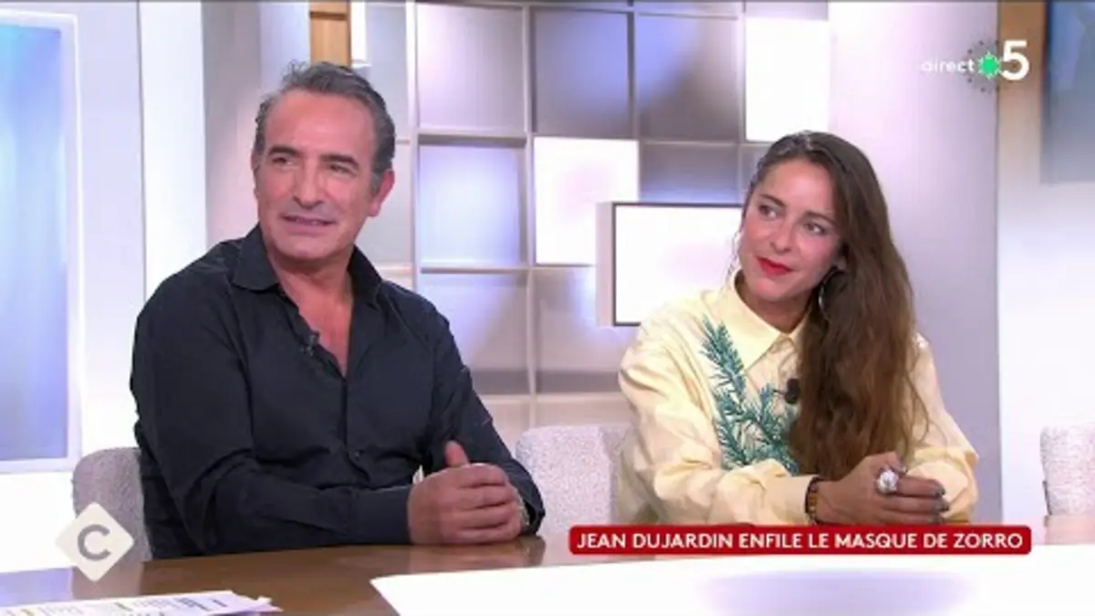 replay de Jean Dujardin enfile le masque de Zorro - C à Vous