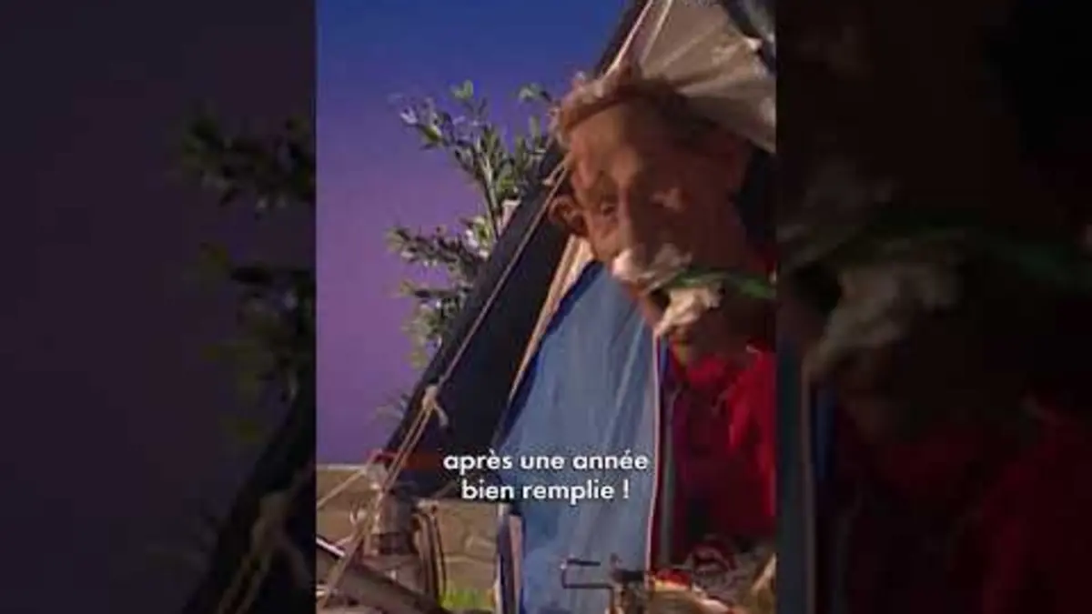 replay de Jean-Pierre Papin n’est jamais loin du terrain ! #Humour #Shorts #Football #LesGuignols