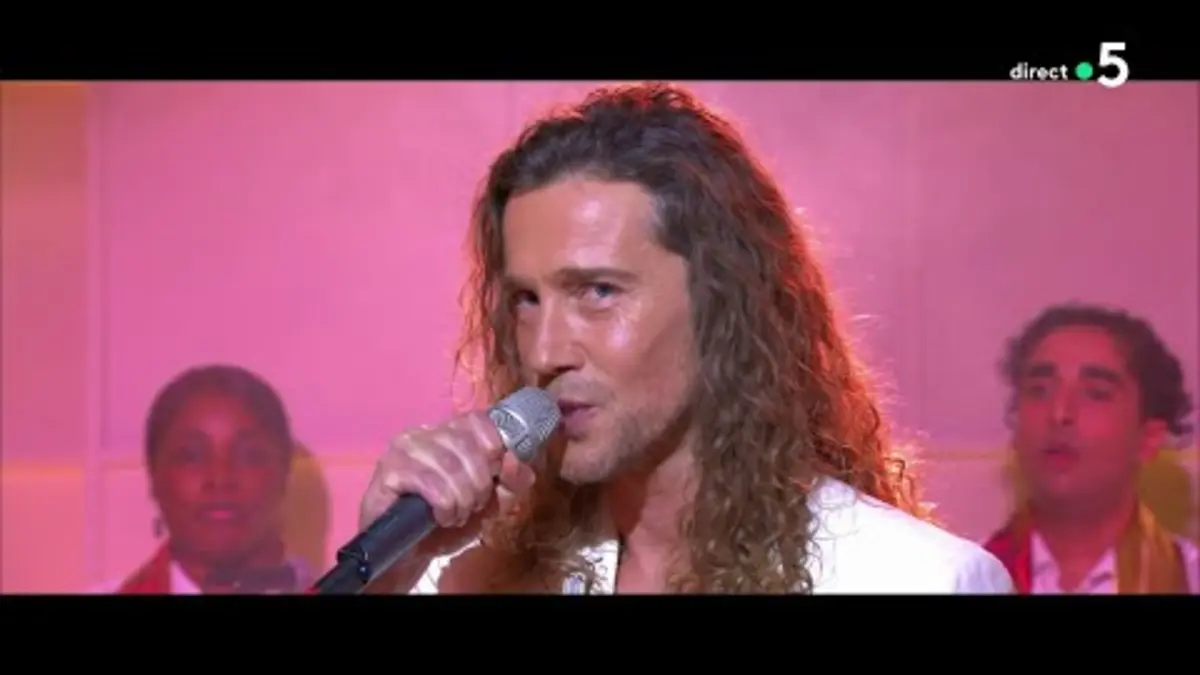 replay de Julien Doré - “Sous les Sunlights des Tropiques” en live - C à vous