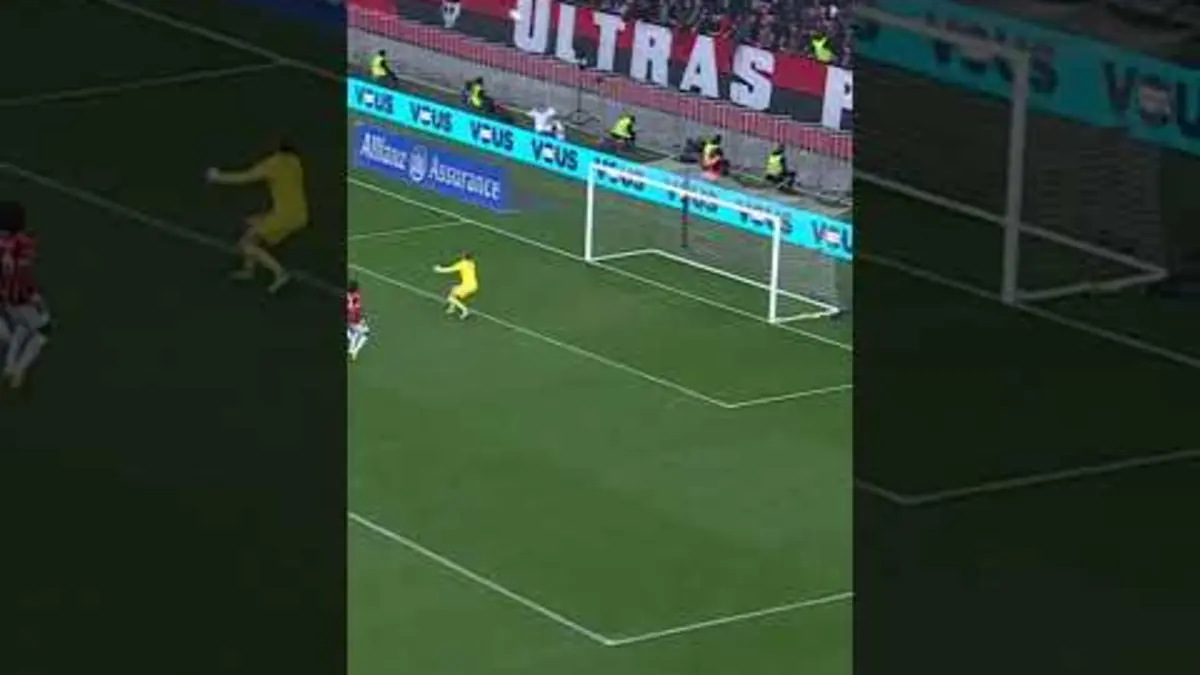 replay de Junya Ito heurte la barre !