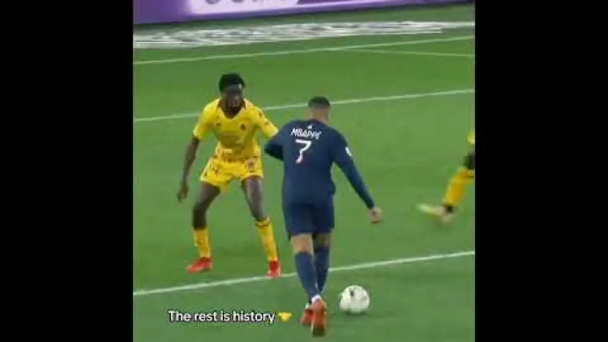 replay de Kylian Mbappé. ? #Ligue1 #ASMonaco #PSG #Mbappe #Skills #edit #Ligue1McDonalds