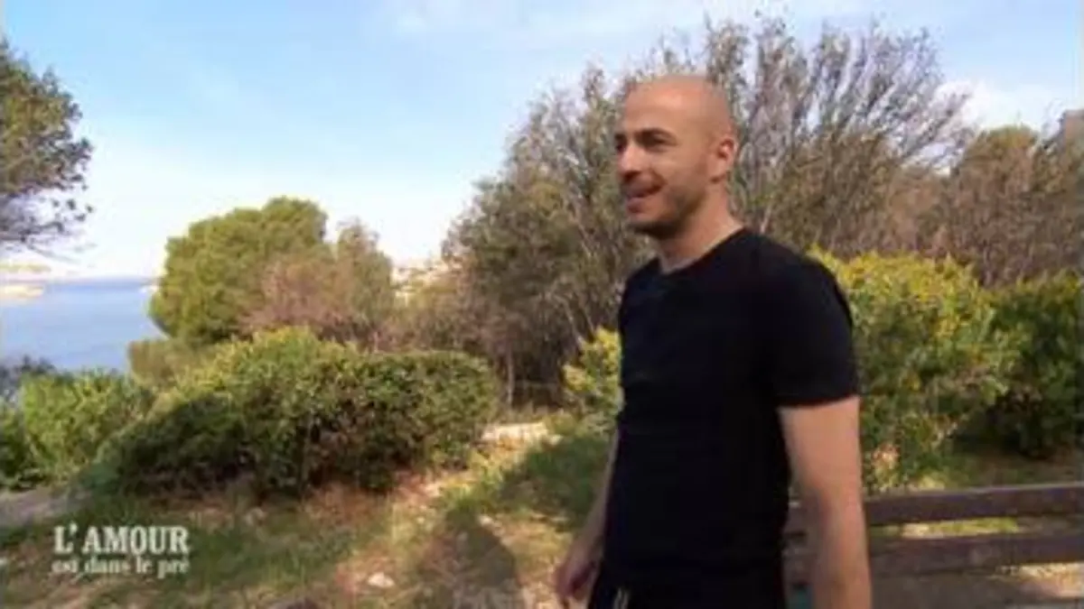 replay de L'amour est dans le pré : Lionel, un prétendant très confiant !