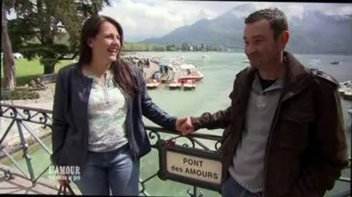 replay de L'amour est dans le pré : Thierry et Aurélie scellent leur amour sur le Pont des Arts !